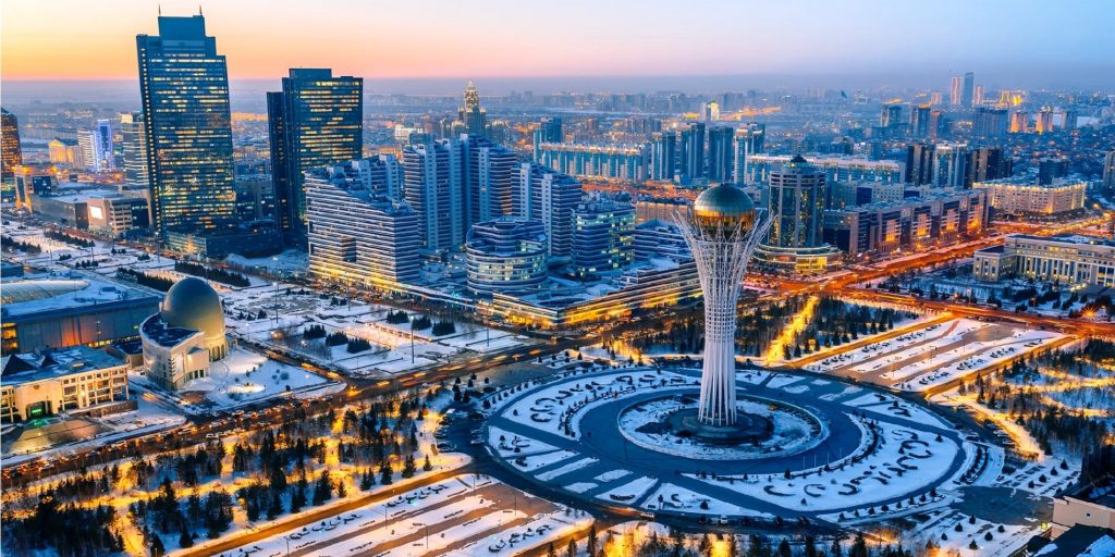 Казахстан - это одна из самых привлекательных для инвестирования стран в своем регионе и в мире в целом. Сегодня мы познакомимся с этим государством чуть ближе.